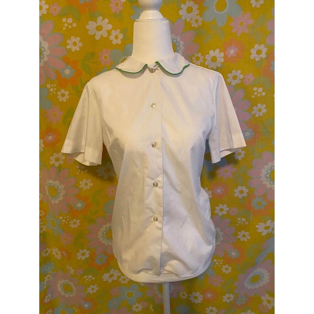 White 80s Vintage Button-up Blouse with Scalloped Collar & Green Trim Size 8